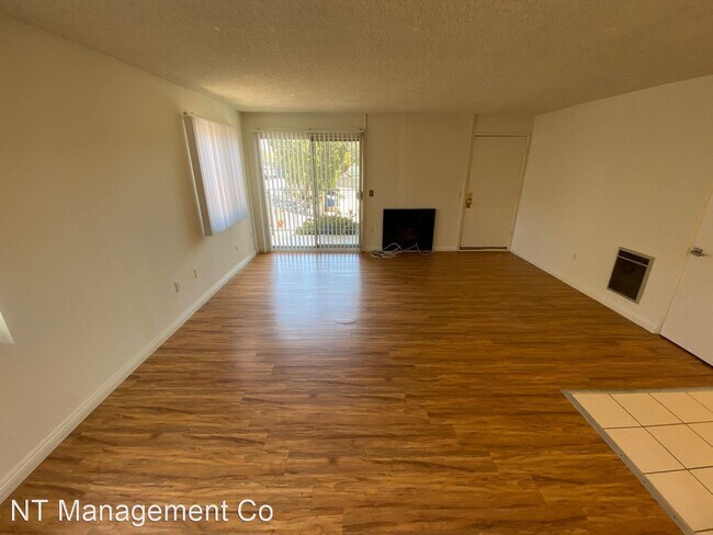 Building Photo - Studio, 1 bath Apartment - 3432 34 Centine...
