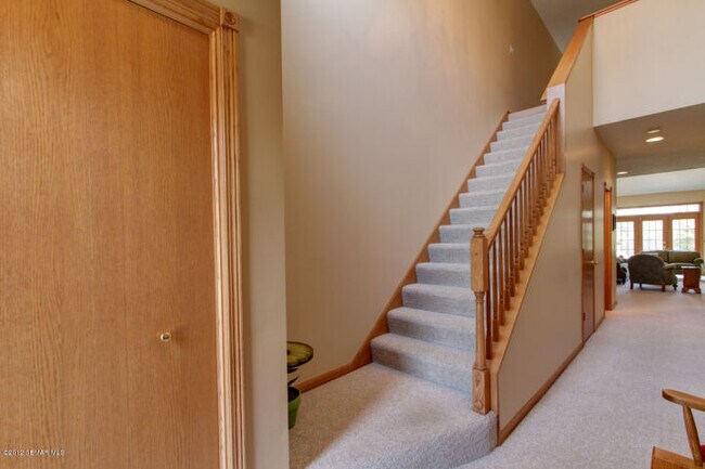 Entry-stairs - 2748 Viola Heights Dr NE
