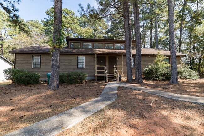 Building Photo - 402 Freeman Drive - 1