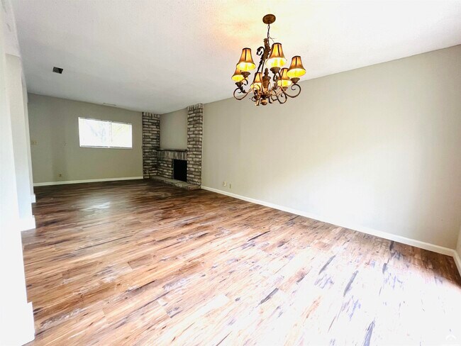 Building Photo - 3709 Brush Creek Dr
