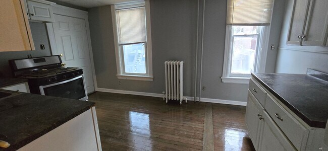 Building Photo - 224 Ontario St