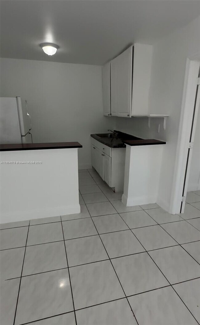 Foto del edificio - 2328 SW 17th St