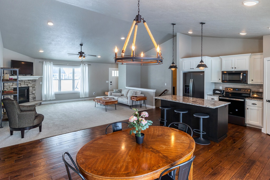 Foto principal - 1257 Mountain Bay Dr
