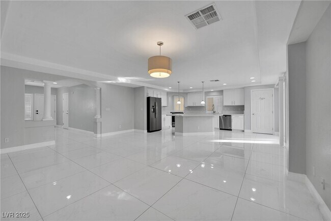 Foto del edificio - 6718 Treble Clef Ave