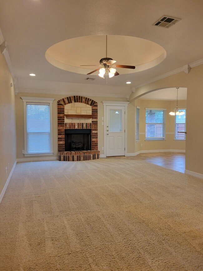 Foto del edificio - 2501 Leatherwood Dr