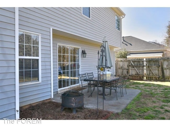 Building Photo - 3 br, 2.5 bath House - 16 Equestrian Way NE