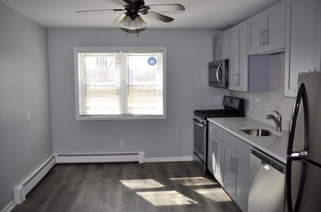Foto del edificio - 24111 W Hazelcrest Dr