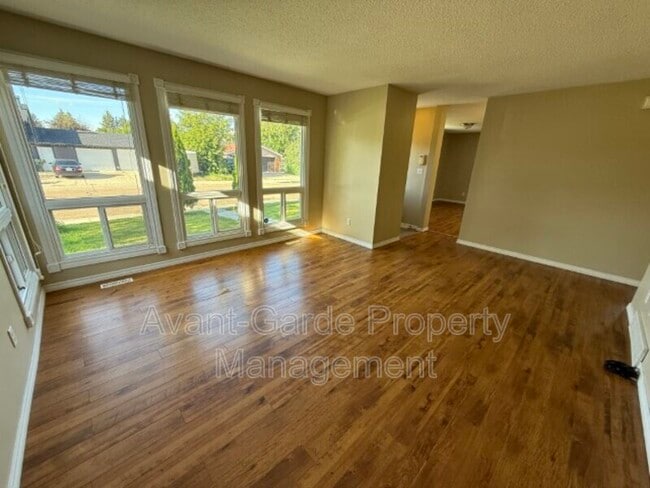 Building Photo - 15 Garden Valley Dr