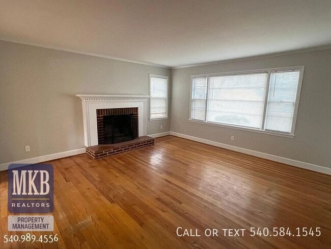 Building Photo - 2314 Wycliffe Ave SW