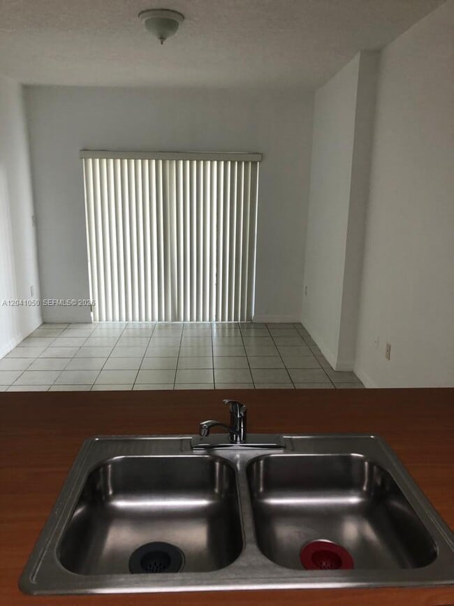Foto del edificio - 3410 Coral Wy