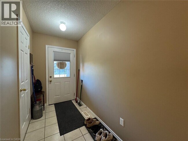 Building Photo - 517 Northbrook Pl