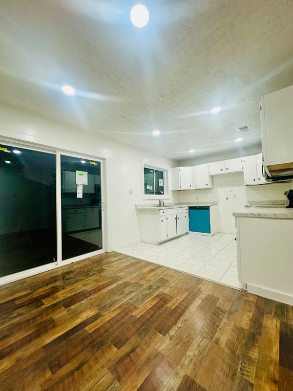 Foto del edificio - 2098 Pinecroft Cir