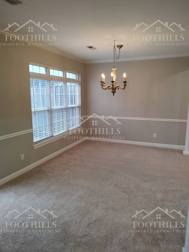 Building Photo - 901 Autumn Oaks