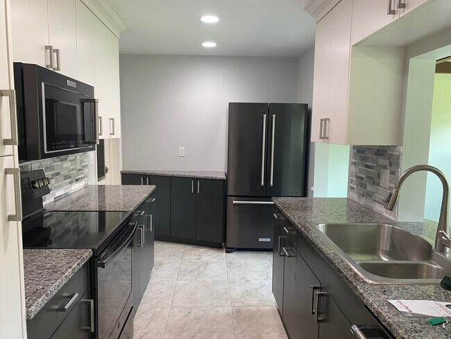 Custom designed kitchen - 12200 Vonn Rd