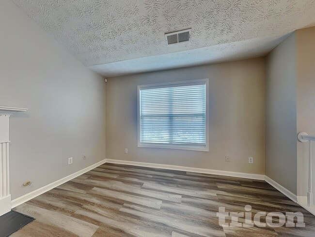 Building Photo - 38 Ann Cir