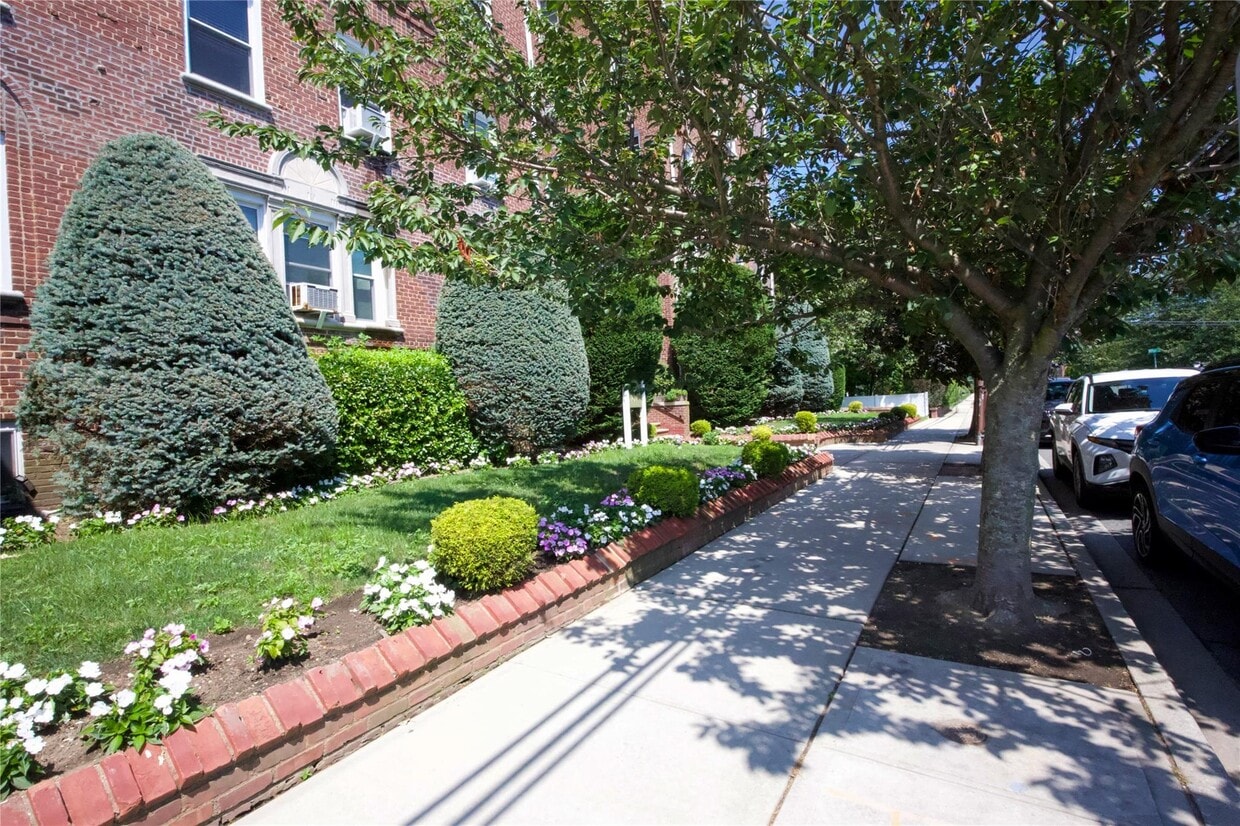 Primary Photo - 45 Grand Ave