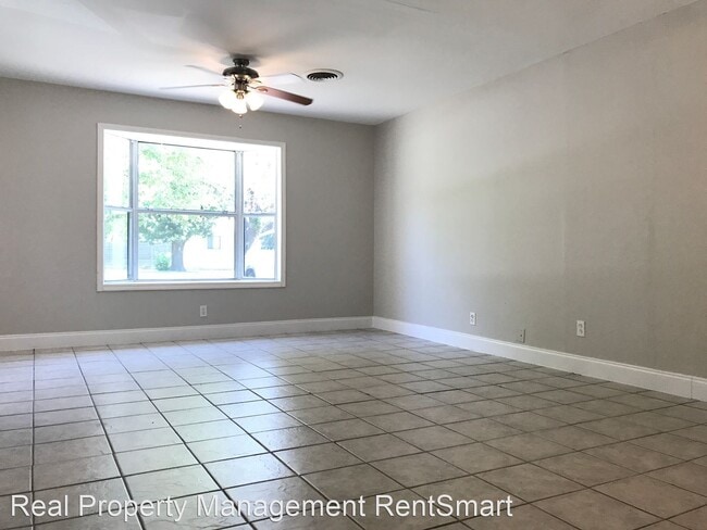 Building Photo - 2 br, 2 bath House - 7310 East Crest Drive