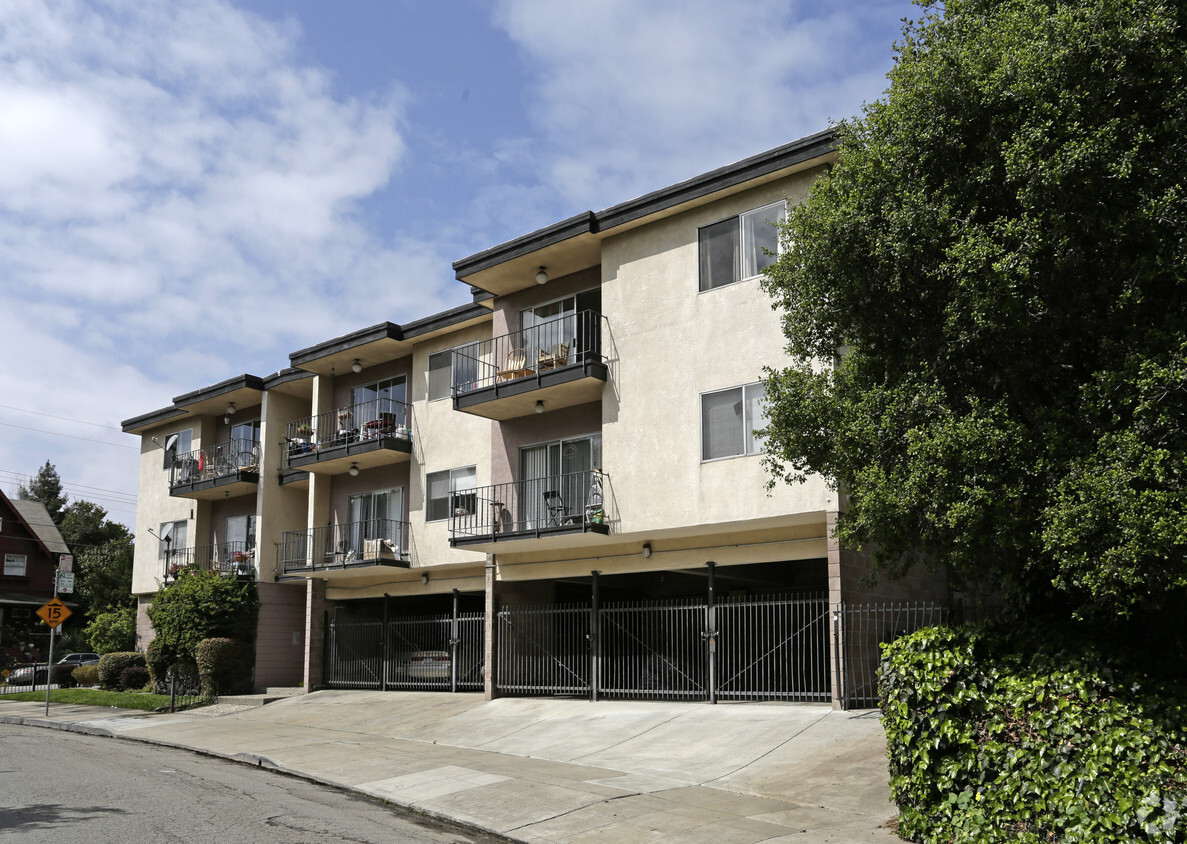 Foto del edificio - 3401 Richmond Blvd