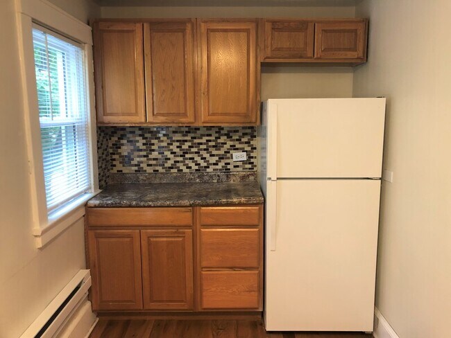 Building Photo - 338 Moseley St