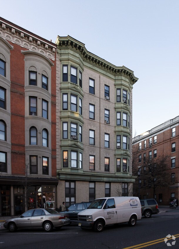 Foto del edificio - 1226 Washington St