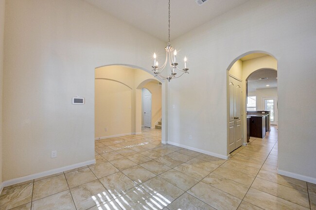 Building Photo - Exquisite 4-bedroom, 3.5-bathroom home in ...