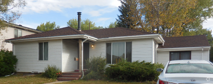 Building Photo - 1923 E Thornburgh Dr
