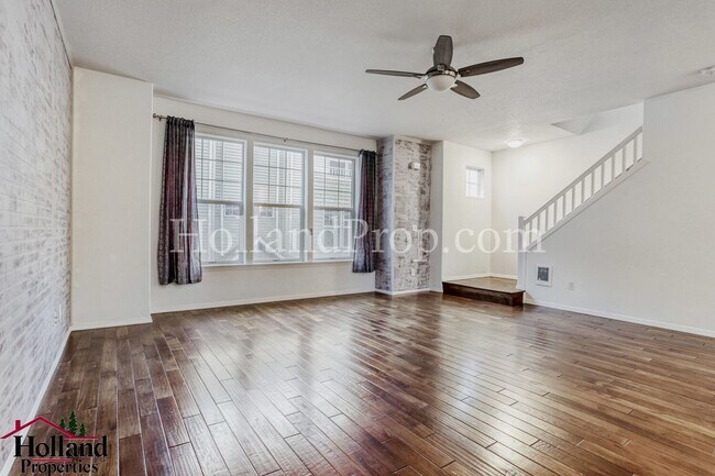 Foto del edificio - Charming 3-level townhome ideally located in the heart of Beaverton!