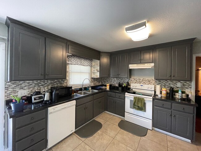 Building Photo - Indian Creek Subdivision!!