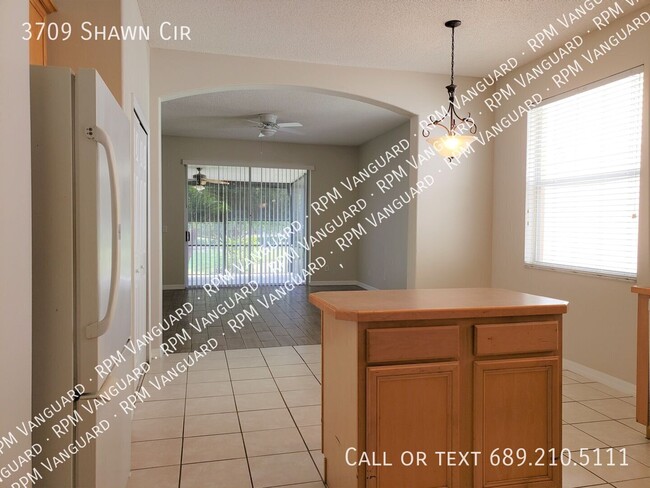 Building Photo - 3709 Shawn Cir
