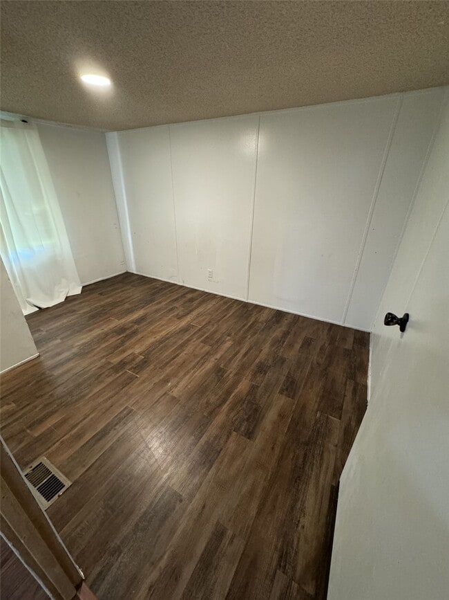 Building Photo - 1938 Garden Rd