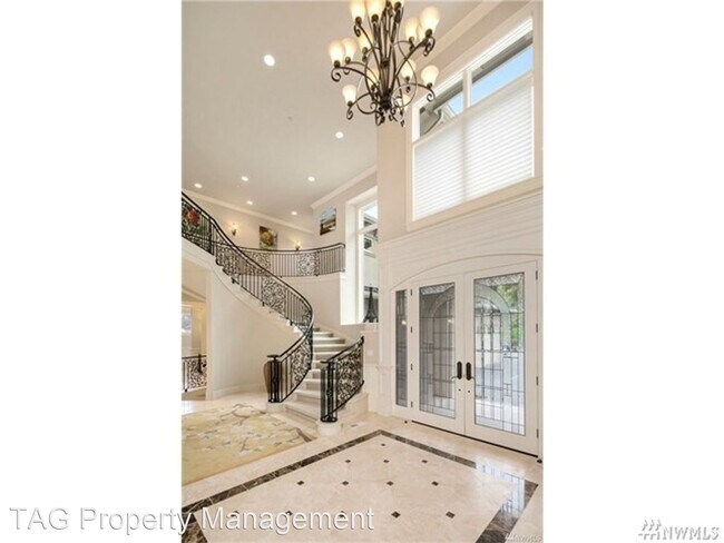 Foto del edificio - 5 br, 4.5 bath House - 4872 194th Ave SE