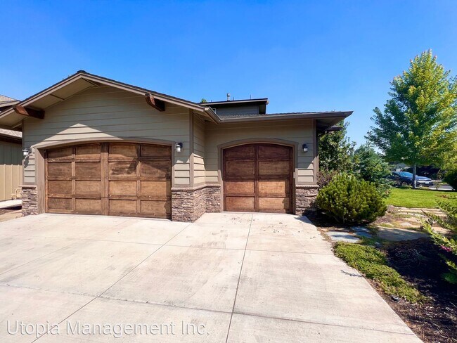 Building Photo - 5 br, 4 bath House - 60970 Woods Valley Pl