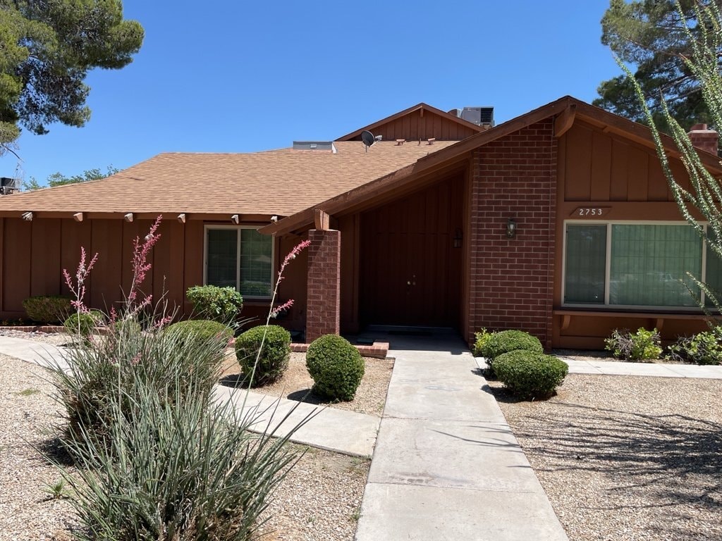 Primary Photo - BEAUTIFULL REMODLED 3 BEDROOM 2 BATH UNIT ...