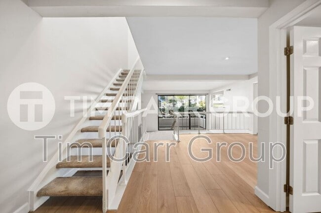 Building Photo - 20 Baruna Ct
