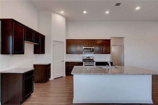 Building Photo - 18521 Urbano Dr