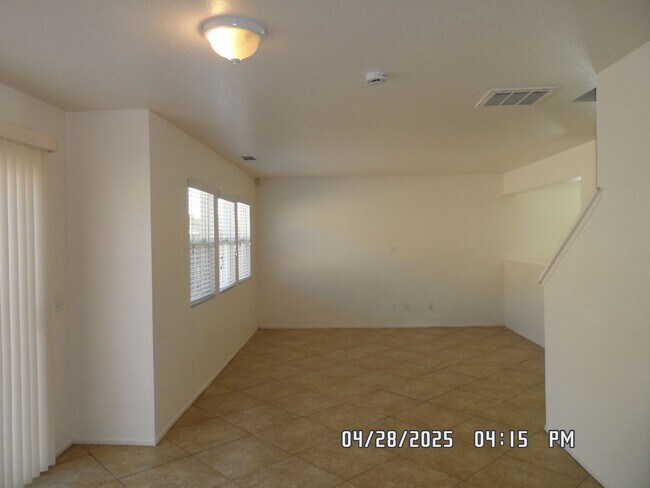 Foto del edificio - 3 Bedrooms, 2 1/2 Bathrooms, 2 Story, Loft...