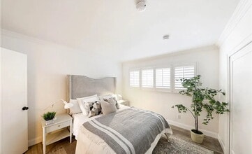 Building Photo - 837 11th St