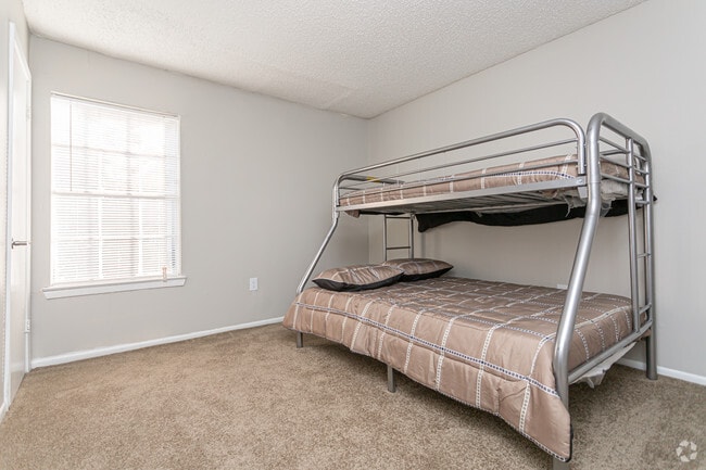 2 BR, 1 BR - 935 SF - Copper Ridge