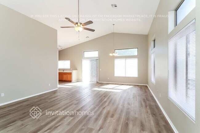 Foto del edificio - 14459 N 87th Dr