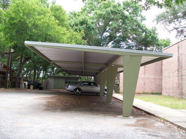  - 124-126 W Hampton Dr