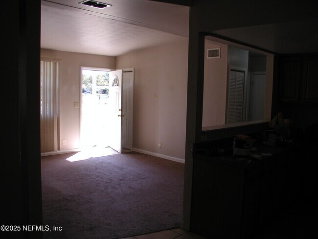 Foto del edificio - 2500 Congaree Dr W