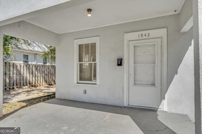 Foto del edificio - 1943 Heckle St