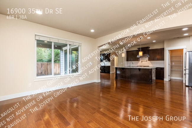 Building Photo - 16900 35th Dr SE