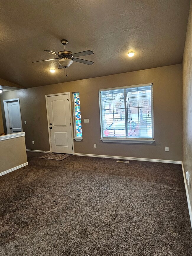 Building Photo - 139 E 800 S