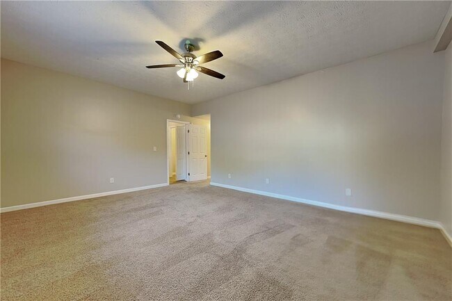 Foto del edificio - 2290 Huntington Dr