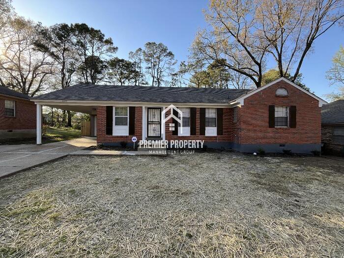Primary Photo - 3191 Beauchamp - Available Now!
