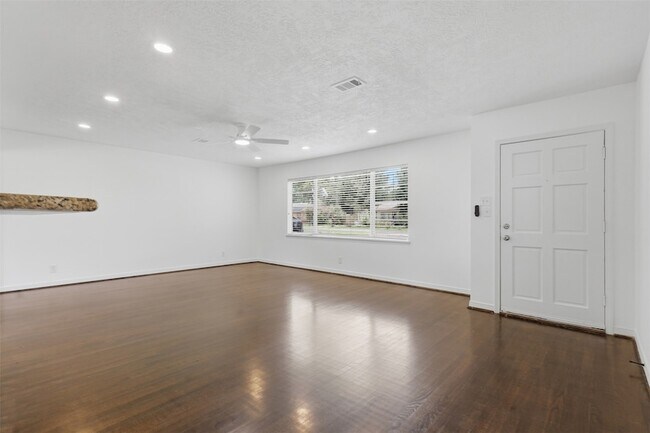 Foto del edificio - 10033 Whiteside Ln