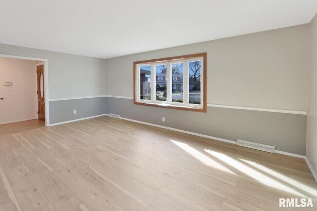 Building Photo - 4804 North Glen Court