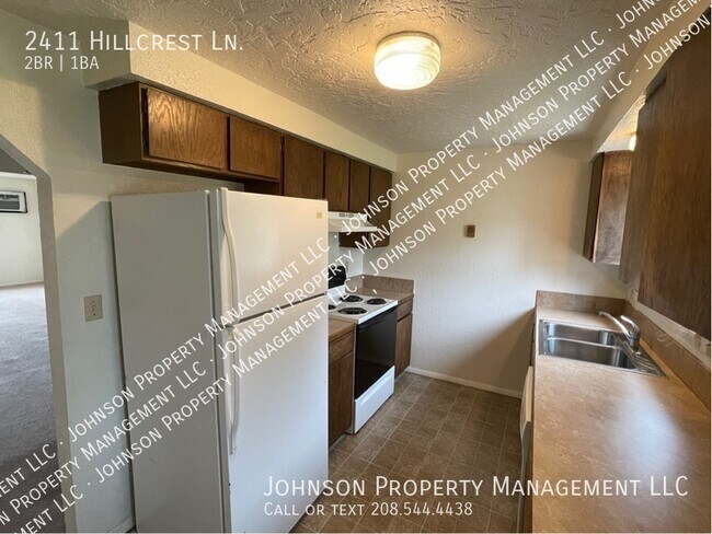 Foto del edificio - 2411 Hillcrest Ln