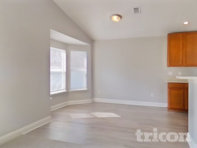 Building Photo - 961 Misty Maple Ct